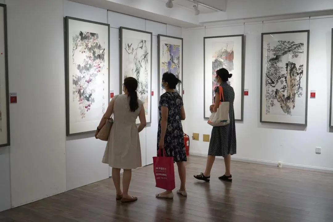 “春之花”全国美术作品邀请展在京开幕百名画家百幅作品庆祝建党百年