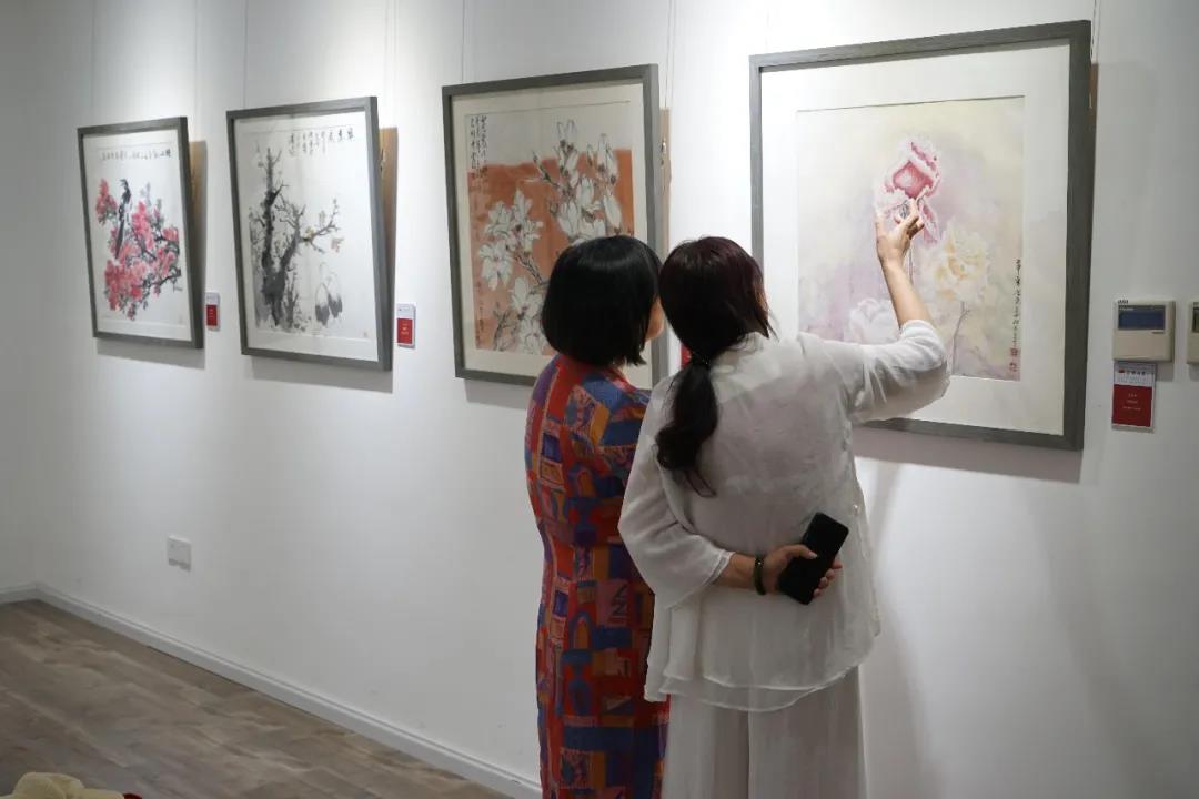 “春之花”全国美术作品邀请展在京开幕百名画家百幅作品庆祝建党百年