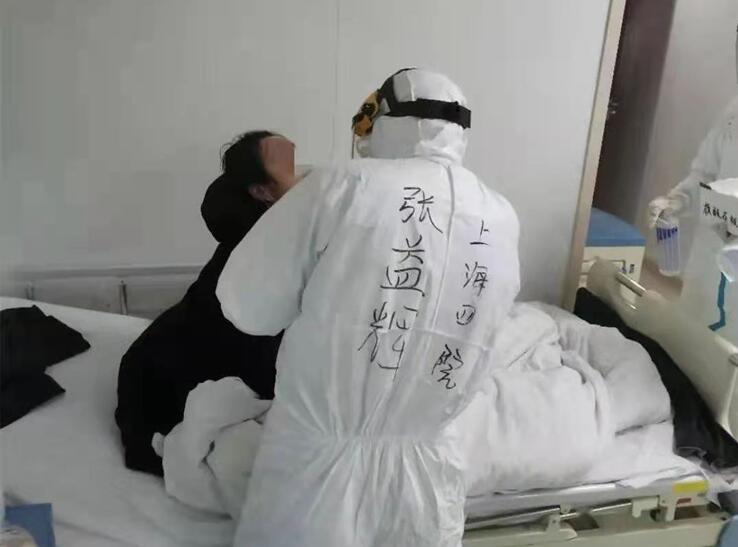 “我最大的愿望是让每个患者都能自由呼吸”——记上海市优秀党务工作者、上海四院呼吸与危重症医学科主任张益辉