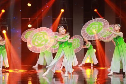 第七届爱莲杯全国青少年舞蹈文艺汇演在京举行