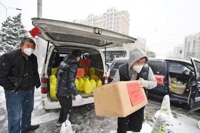 北京昌平：“爱心防寒包”为抗疫工作者带来冬日“别样暖”