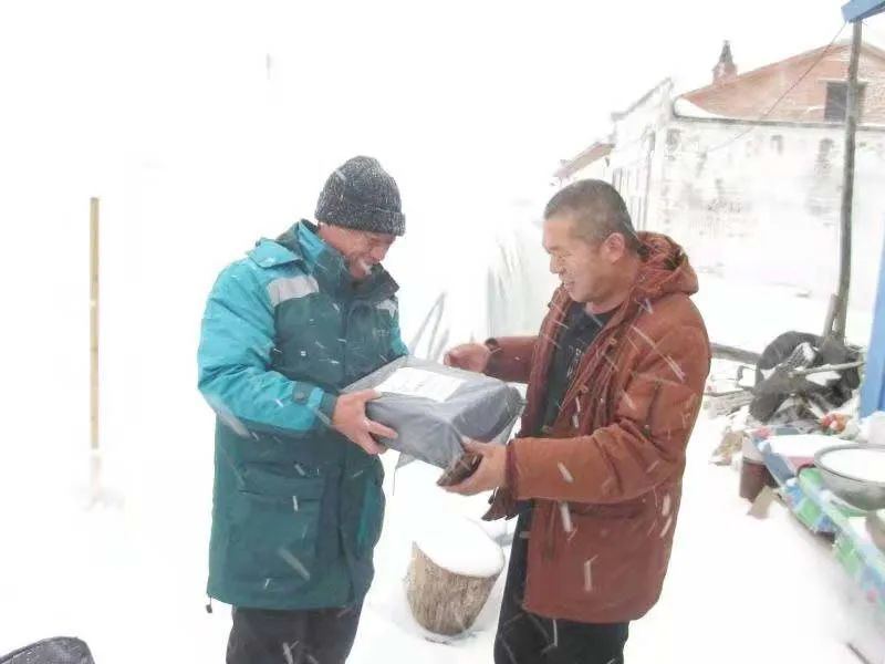 33年坚守 他奔忙在“林海雪原”这条百里乡邮路上