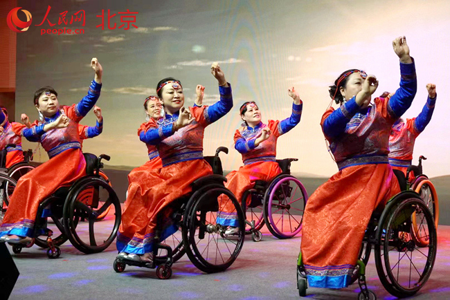 北京市残联举办第二届汇爱嘉年华晚会 尽展残疾人艺术风采