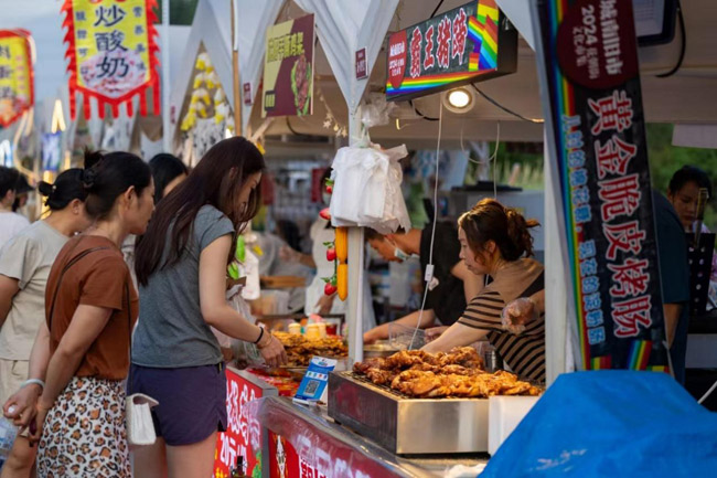 丰台草桥花朝街“城南旧市”夜市人气旺 点亮城市夜经济