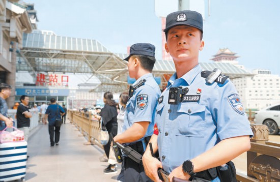 暑运今日开启 铁路警方增警力护平安