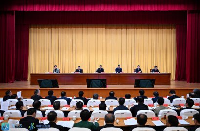 信长星在省委农村工作会议上强调 扎实推