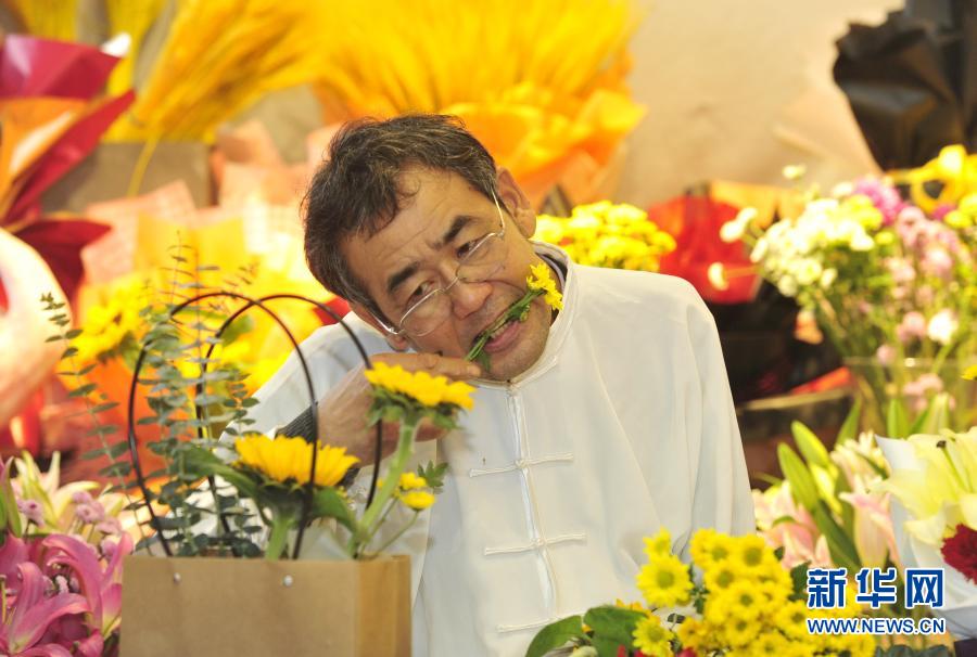 我与鲜花有个约会——独臂花匠钱建河的“芬芳”人生