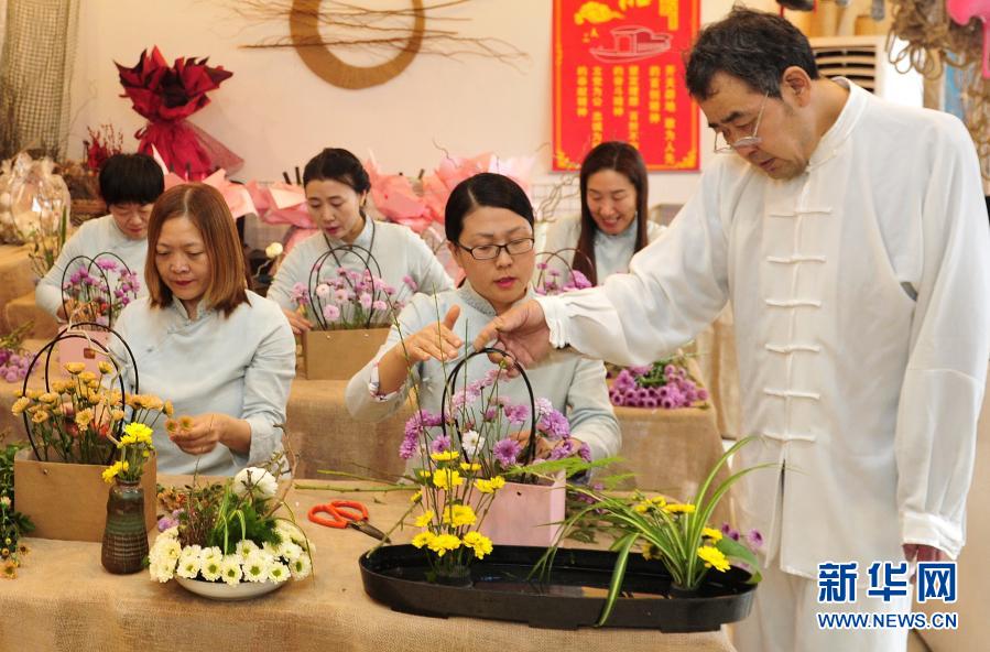 我与鲜花有个约会——独臂花匠钱建河的“芬芳”人生