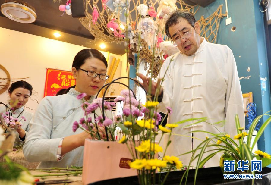 我与鲜花有个约会——独臂花匠钱建河的“芬芳”人生