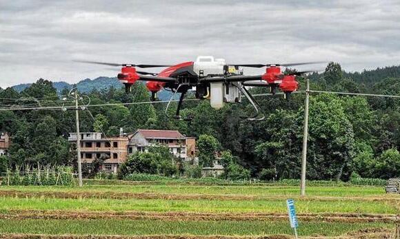 无人机技术让农业智慧起来