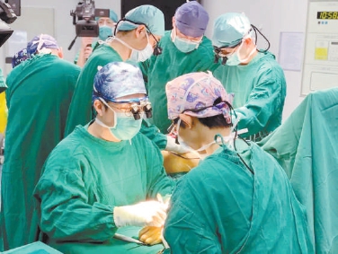 积水潭医院完成全球首例3D打印掌骨联合再造拇指手术