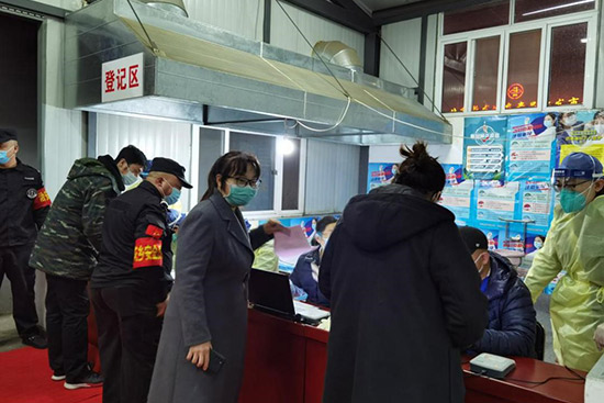 北京：疫苗接种“夜场”开到新发地精准服务商户及周边百姓