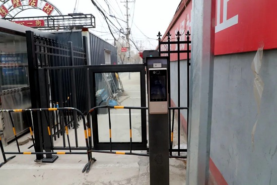 顺义：李桥镇南半壁店村智能门禁系统为村民安全“加码”