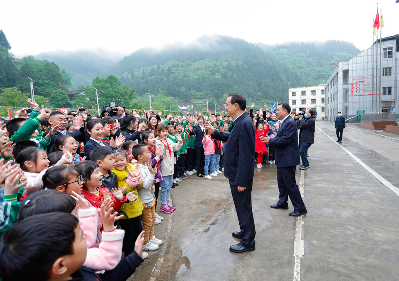  李克强在四川考察