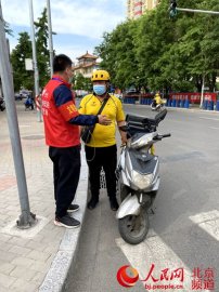 北京首支“联合型”外卖骑手文明监督队亮相大兴