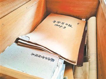 市民收藏新中国成立前解放区报纸7000份旧报纸串起红色革命史