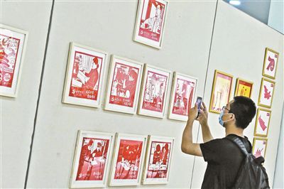 香山革命纪念馆获赠400册图书