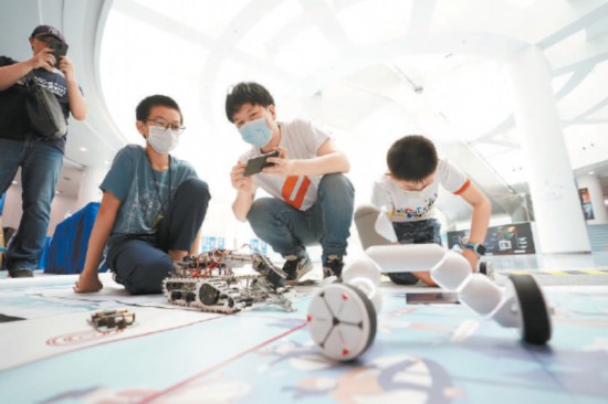 150余展项扮靓北京科技周将持续至5月28日