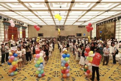 北京海淀区举办“玫瑰之约牵手海淀”单身青年联谊活动