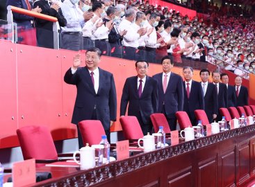  庆祝中国共产党成立100周年文艺演出《伟大征程》在京盛大举行 习近平等出席