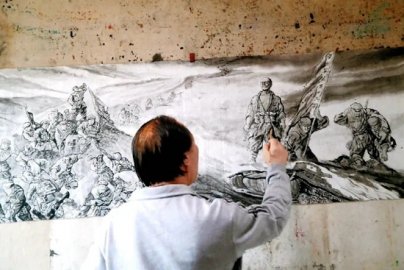 怀柔区庙城镇六旬农民画家手绘百余幅红色故事