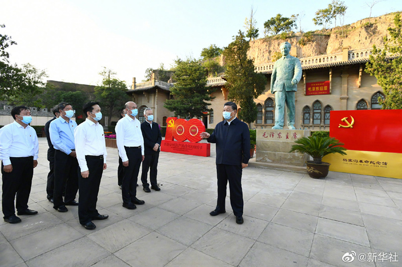  习近平在陕西榆林考察调研