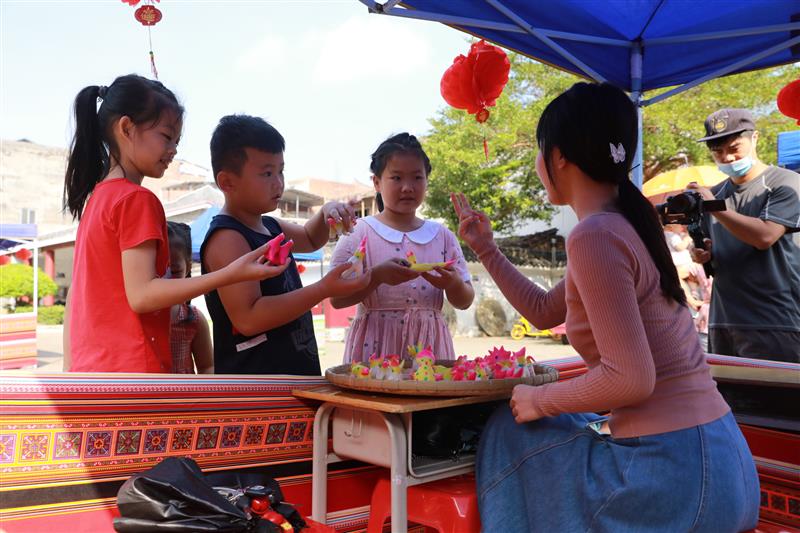 广西忻城举办民俗盛典·中秋小马仔供月活动促文旅发展