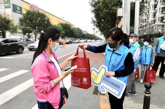 为文明司机点赞！丰台马家堡街道推行礼让手势语助力全国文明城区创建