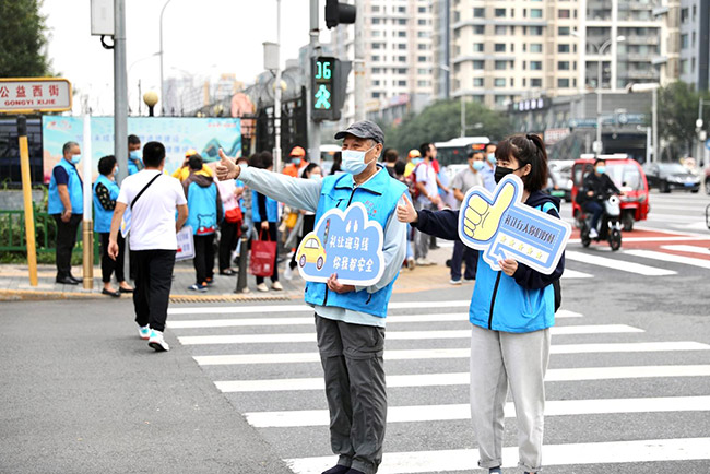 为文明司机点赞！丰台马家堡街道推行礼让手势语助力全国文明城区创建