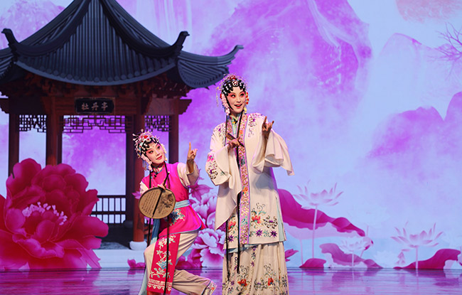 《艺海百年》带京城百姓踏上“非遗文化体验之旅”