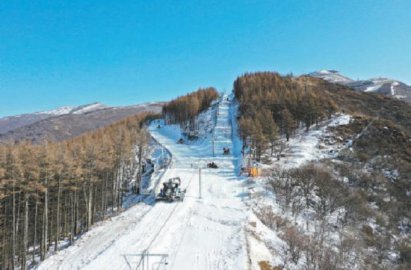 “雪飞燕”开始造雪造雪量120万立方米明年1月中旬完成