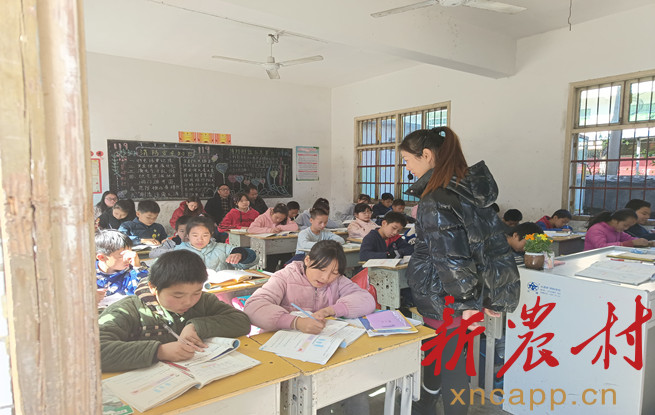 湖南隆回西洋江镇苏河小学：举行新岗教