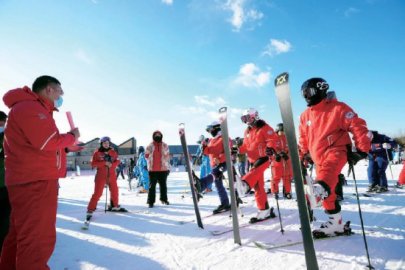 北京市民快乐冰雪季开启发放2万张冰雪体验券