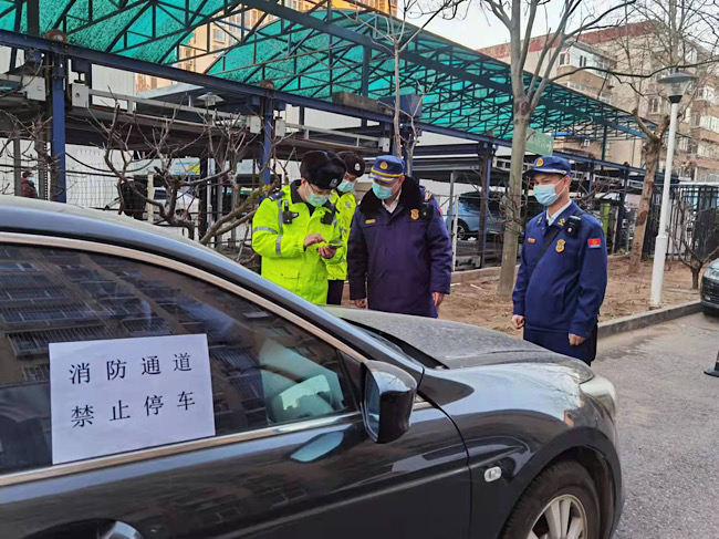 北京大兴开展“消防车通道专项清理周”行动解决社区居民热议难题