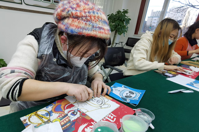 非遗献礼冬奥牛街街道居民体验传统技艺与冬奥文化奇妙碰撞