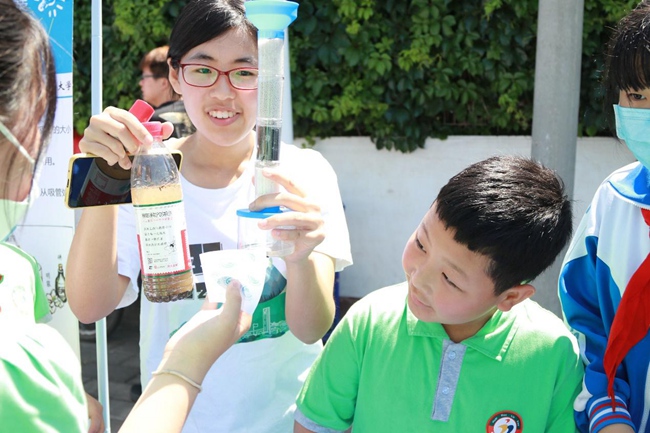 为青少年埋下科学种子国科大研究生走进中小学课堂开展科普实践