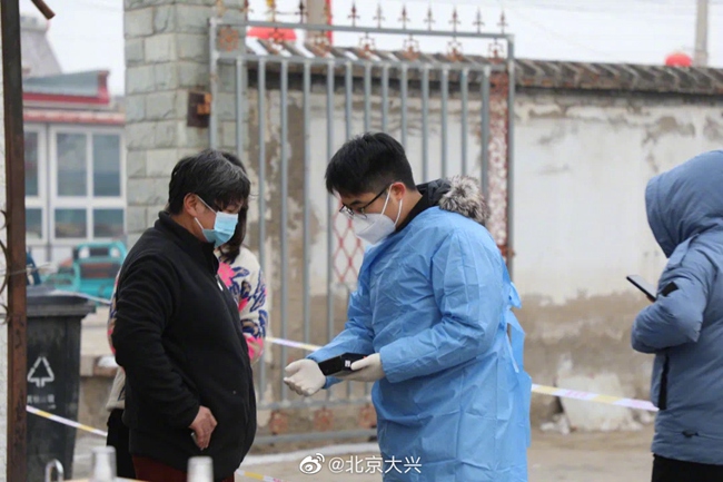 北京大兴区安定镇对重点村开展全员核酸检测