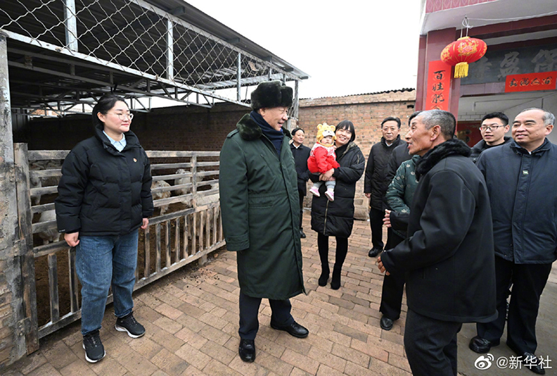  习近平谈乡村振兴：使农村的生活奔向现代化，越走越有奔头