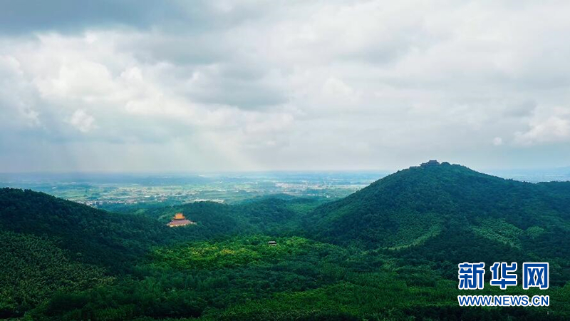 【“飞阅”中国】夏日里的山脉绿洲