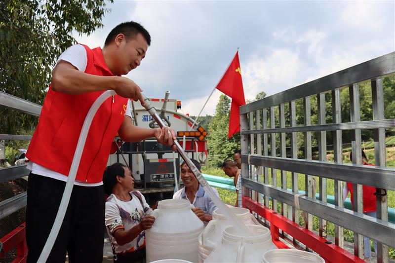 贵州湄潭：抗旱保民生