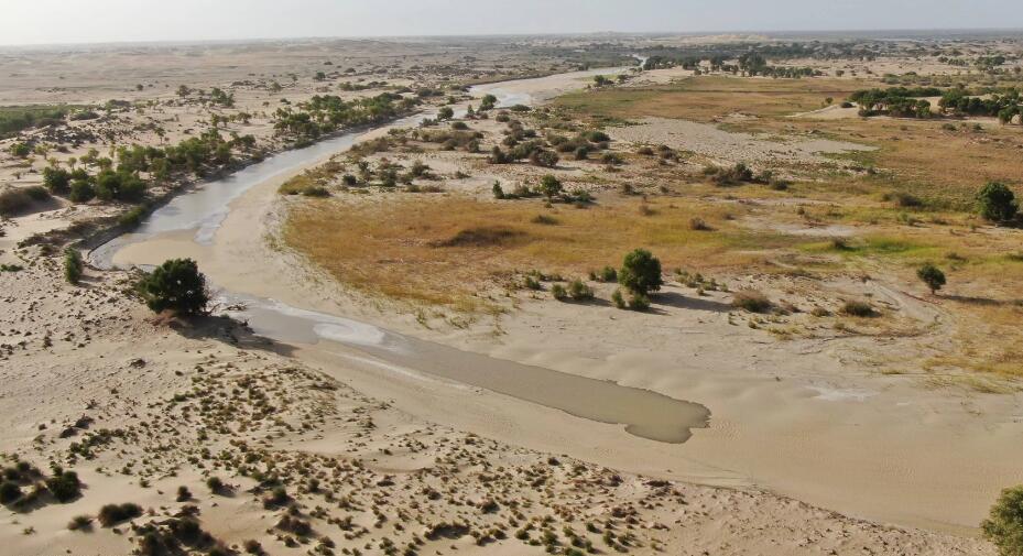 新疆塔里木河干流历时80天的洪水过程结