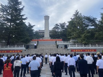 林州市举行2022年烈士纪念日向烈士敬献花篮仪式