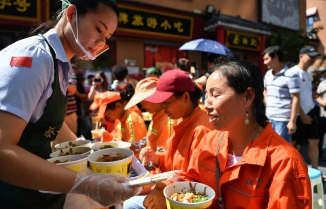 国庆节，武汉116家餐厅每天免费送73份面