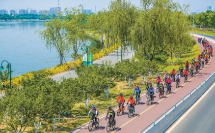 北京：骑行慢生活 绿道亮古都