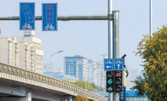 北京：骑行慢生活 绿道亮古都