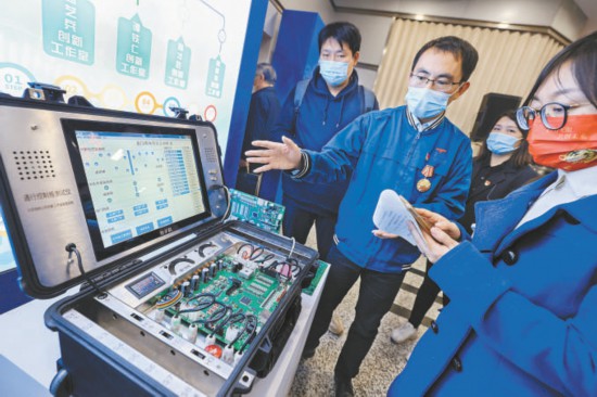 北京：地铁职工展示跨界创新成果 多领域人才合作开展科技攻关