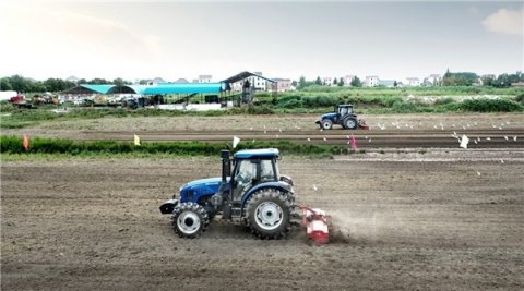 农业智慧化升级 农机自动驾驶解决当下中