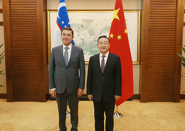 唐仁健会见乌兹别克斯坦副总理库奇卡罗夫