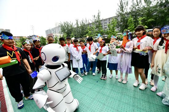 给孩子送来知识和欢乐 史家实验学校举办科技嘉年华