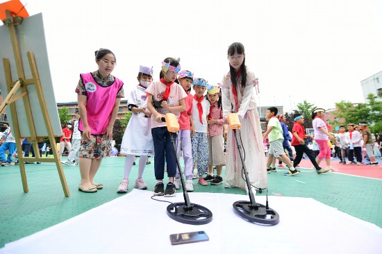 给孩子送来知识和欢乐 史家实验学校举办科技嘉年华